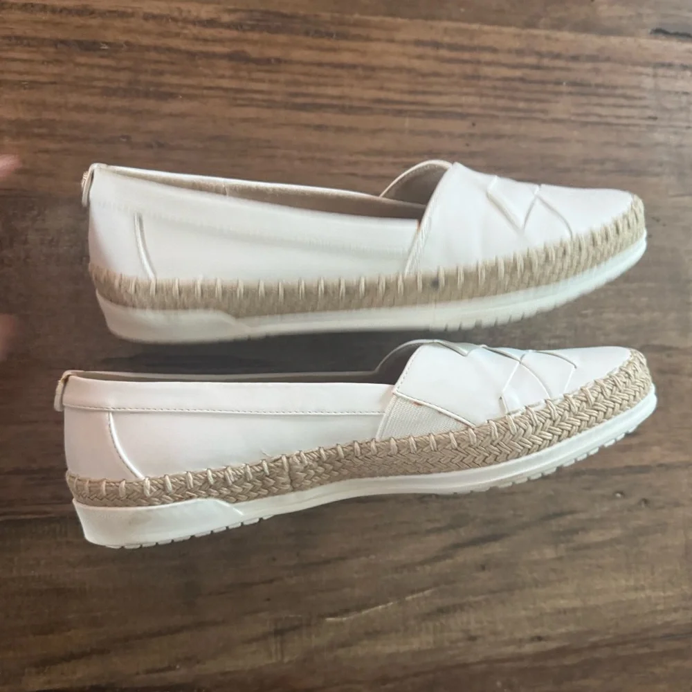 Anne‎ Klein Akzasha White Espadrille Flats